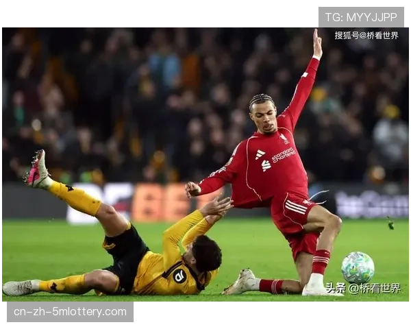 现场聚焦：莫利纽克斯球场VAR长时间介入，取消狼队关键进球引主场球迷不满