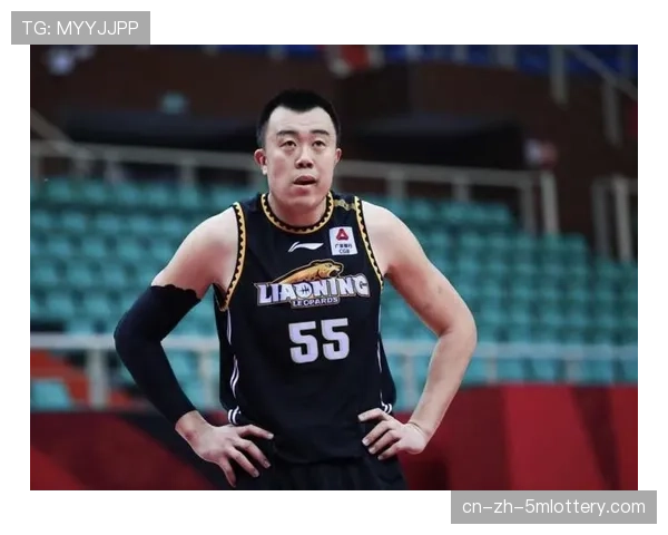 聚焦:韩德君赛后独自加练罚篮,称“要为更艰苦的比赛做准备” 聚焦:韩德君赛后独自加练罚篮,称“要为更艰苦的比赛做准备”