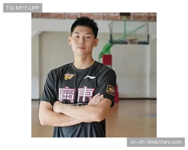 崔永熙训练中全身缠满冰袋，乐观面对恢复过程